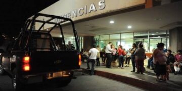 Una mujer resultó herida por una bala perdida en Culiacán durante la celebración de la Navidad.