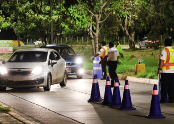 Alcoholímetro sanciona a 44 conductores por rebasar límite de alcohol en la sangre, durante el fin de semana