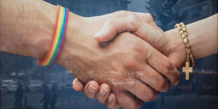 La Iglesia católica aprueba bendecir a las parejas del mismo sexo, pero no las equipara al matrimonio