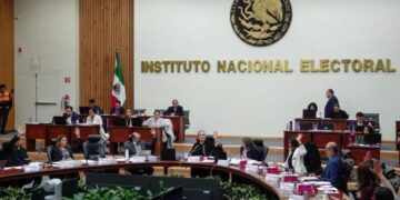 Ajusta INE multa a Morena y aliados a 77 millones de pesos por gastos no reportados de sus “corcholatas”