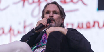 Detienen a 5 presuntos implicados en robo a casa de Miguel Bosé