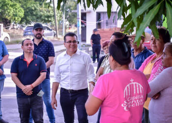 ”Tengo esperanza y fe que él nos va a apoyar”: Vecinos de Santa Fe reciben a Edgar González