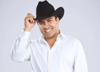 ¿Julión Álvarez fue atacado por grupos armados? El cantante aclara lo sucedido