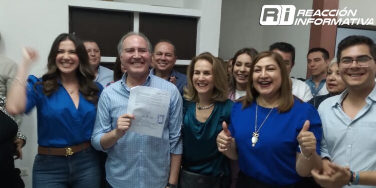 Eduardo Ortiz Hernández hace oficial su registro como aspirante al Senado por el PAN