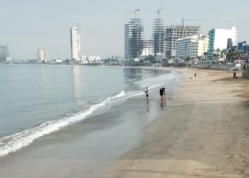 Condiciones de playa favorables para bañistas este domingo en Mazatlán