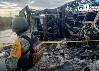 Trágico accidente deja al menos 20 muertos en La Cruz de Elota, 14 de ellos calcinados