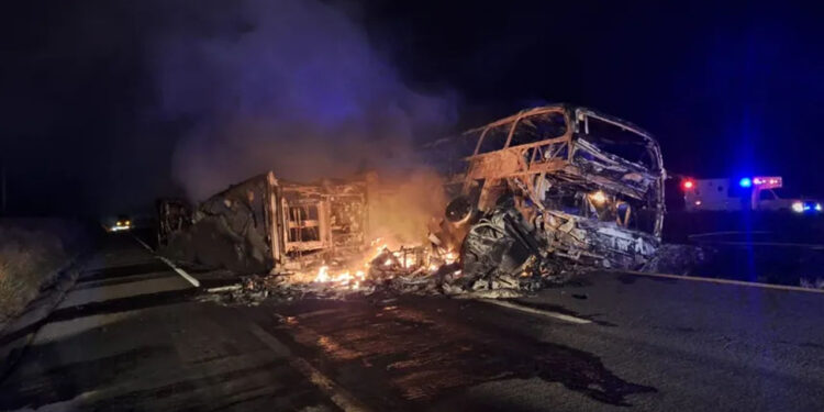 Sube a 22 cifra de muertos por accidente en autopista Mazatlán-Culiacán, Sinaloa