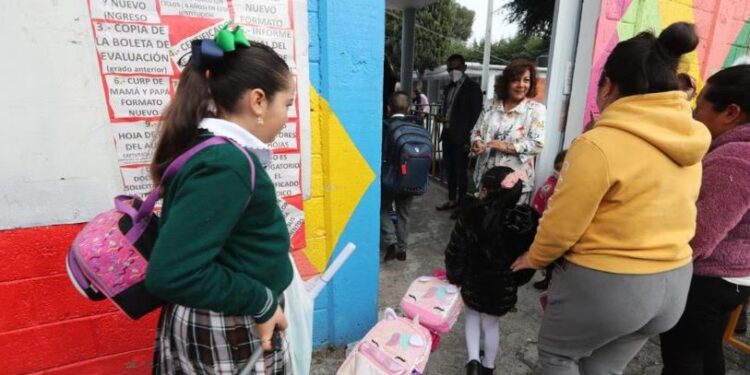 ¡Terminaron las vacaciones! Más de 24 millones de estudiantes de Educación Básica regresan a clases este lunes