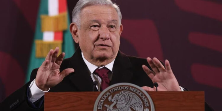 “Fue hackeo”, dice AMLO sobre la filtración de datos de periodistas que asisten a la mañanera
