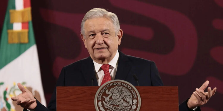 AMLO propone destinar recursos del INAI para el fondo de pensiones