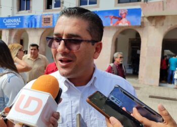 Combate Naval es el más concurrido en Olas Altas en el Carnaval de Mazatlán