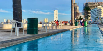 ¡Limpio el malecón para el segundo desfile de Carnaval!