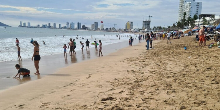 Durante el Carnaval incrementa el número de bañistas en las playas, Policía Acuática hace recomendaciones importantes