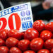 Precio del jitomate mejora y baja inflación en febrero