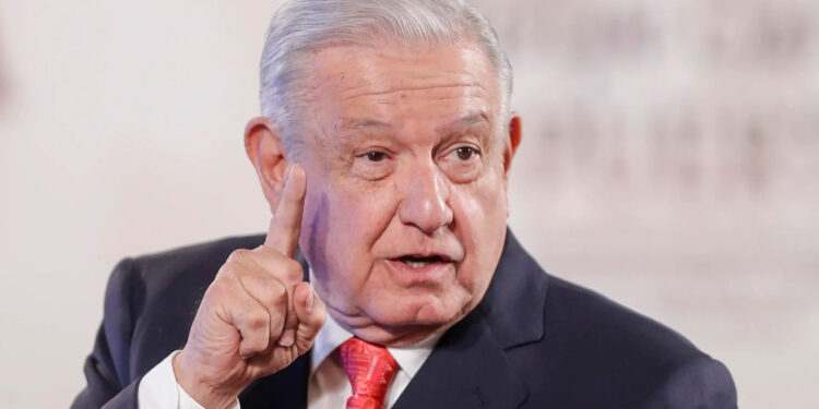 AMLO acusa campaña en su contra en redes sociales tras reportaje de ProPública