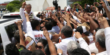 Gobierno de Calderón intentó vincular a AMLO con el narco, pero ex escoltas rechazaron ser testigos protegidos