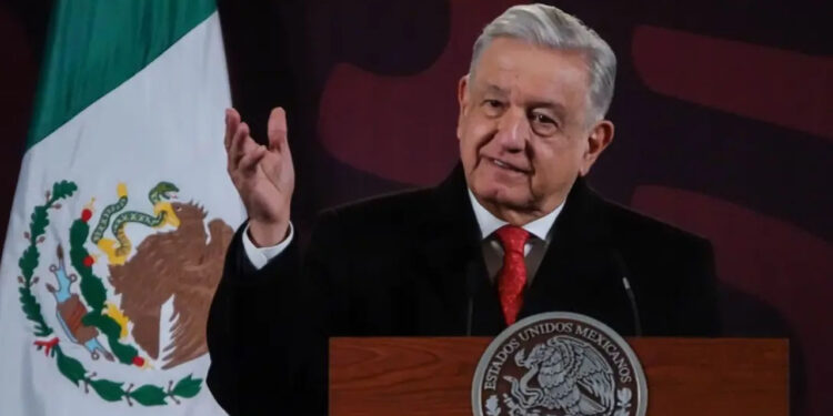 AMLO celebra que Xóchitl Gávlez apoyará reforma de pensiones
