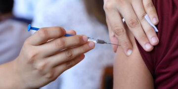 Sector Salud fortalecerá campañas de vacunación para evitar brotes de enfermedades entre la población sinaloense