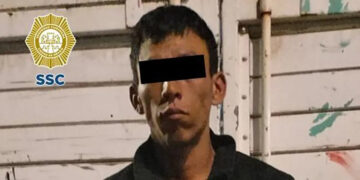 Detienen en Iztapalapa a profanador de tumbas; llevaba seis restos óseos