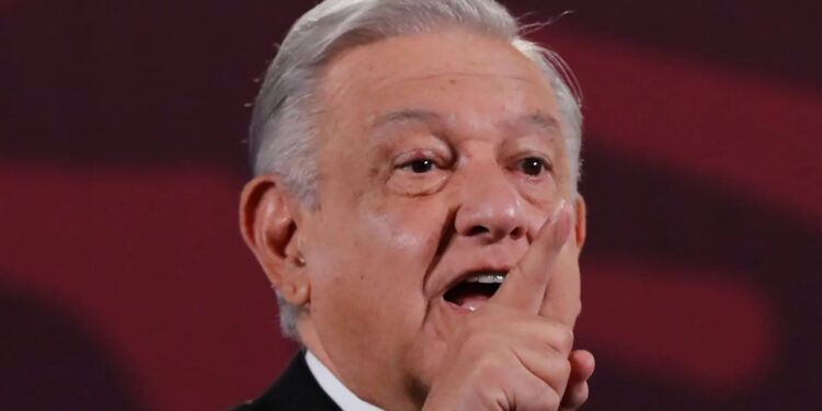 “Estigmatizaciones” de López Obrador “propician” ataques a la prensa, advierten activistas