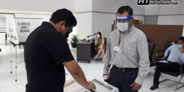 Proponen prohibir uso del celular en las urnas para evitar venta de votos en elecciones 2024