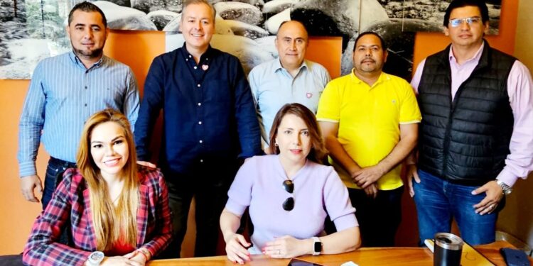 Se reúnen dirigentes de la Coalición Fuerza y Corazón por México con Delegado de Xóchitl Gálvez en Sinaloa
