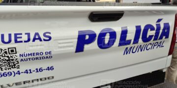 Automóvil atropella a mujer tras intentar cruzar la Av. Ejército Mexicano en Mazatlán