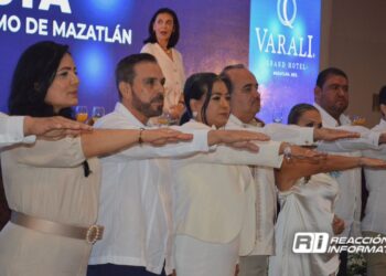 Francis Cázarez toma protesta como Presidenta de CANACO del Sur de Sinaloa