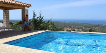 Niña Muere Succionada por Tubería de Alberca de Hotel; Mamá le Dedica Mensaje de Despedida