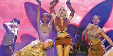 Kenia Os, pura patrona