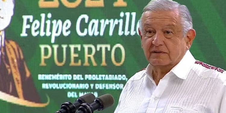 AMLO destaca que bajo su gobierno la inflación va bajando, el peso se ha fortalecido y el salario se ha incrementado