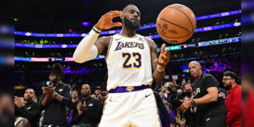 LeBron James lamenta haber llegado a 40,000 puntos en una derrota