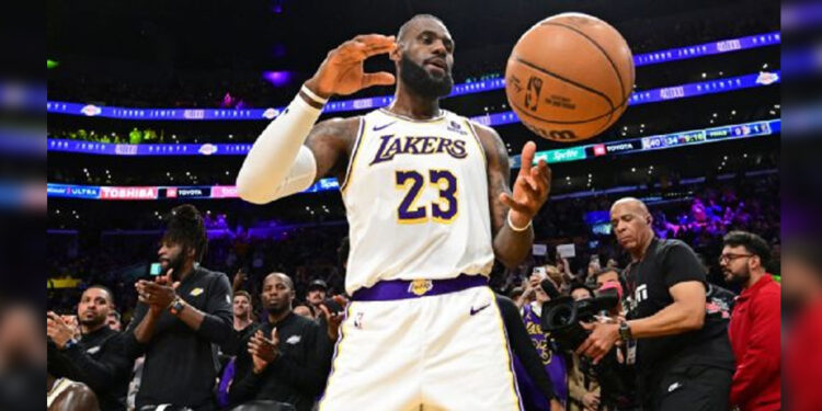 LeBron James lamenta haber llegado a 40,000 puntos en una derrota