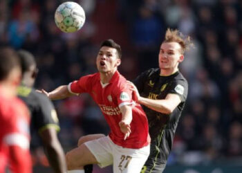 Santiago Giménez e Hirving Lozano, con duelo de contrastes