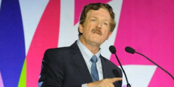 Panistas propondrían a Romero Hicks para suceder a Marko Cortés al frente del PAN