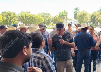 Productores agrícolas protestan en Culiacán por mejores precios