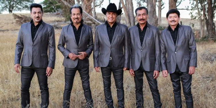 Los Tigres del Norte causan euforia entre sus seguidores durante concierto en Londres