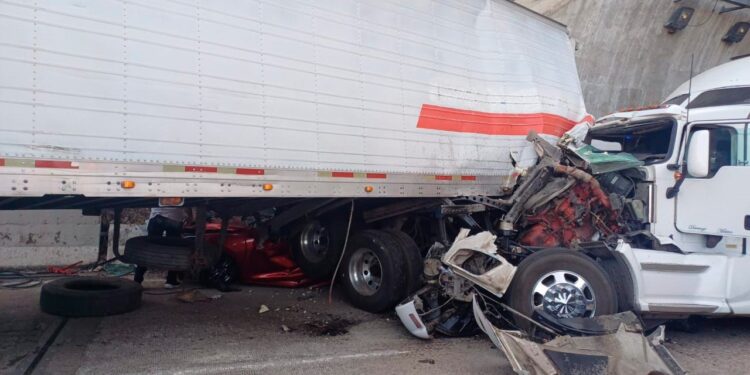Accidente en la carretera Durango-Mazatlán provoca cierre temporal de la circulación