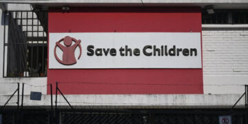 Acusan a Save the Children de tráfico de niños