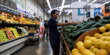 Consumo privado arranca con debilidad el 2024