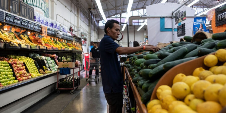 Consumo privado arranca con debilidad el 2024