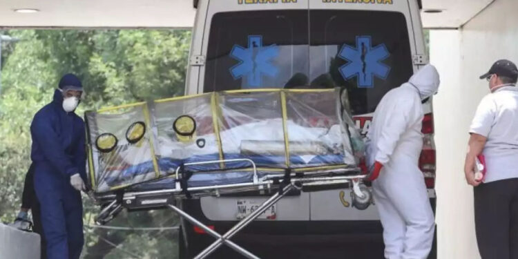 Documentan que 224,000 muertes por covid en México pudieron evitarse