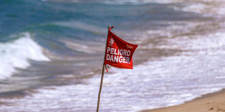 Por condiciones del clima, cierran puerto a la navegación