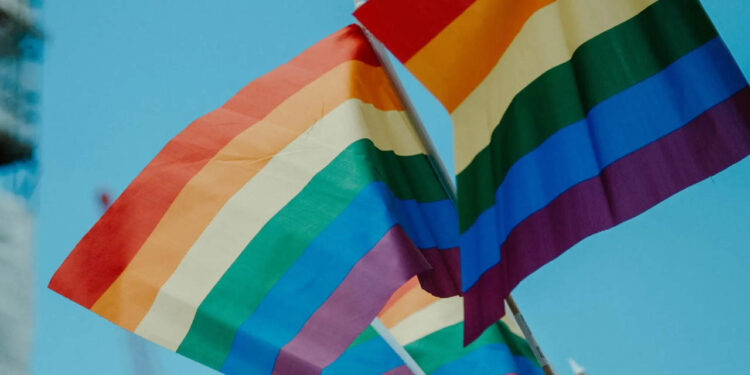 Irak aprueba ley para criminalizar homosexualidad con penas de hasta 15 años de cárcel