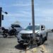 Camioneta se impacta contra poste en el malecón de Mazatlán