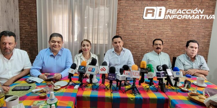 Candidatos prometen continuar con programas, pero no dicen de dónde sacarán el dinero: Empresarios