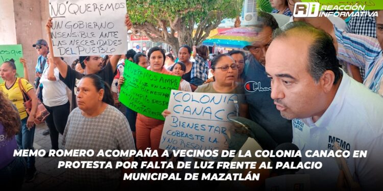 Memo Romero acompaña a vecinos de la colonia Canaco en protesta por falta de luz frente al Palacio Municipal de Mazatlán