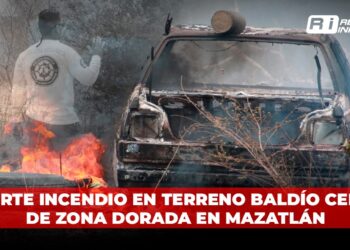 Fuerte incendio en terreno baldío cerca de Zona Dorada en Mazatlán