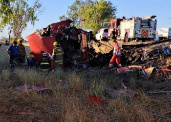 Accidente de tráiler en la maxipista Culiacán-Mazatlán cobra la vida de una mujer; Hay dos lesionados