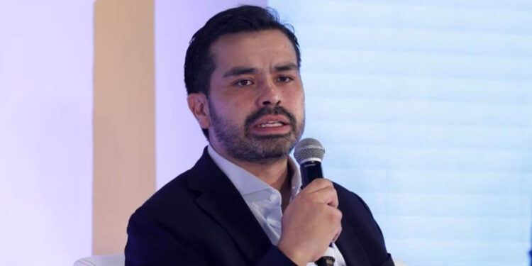 Álvarez Máynez cancela actividades de campaña en muestra de luto por víctimas en Nuevo León